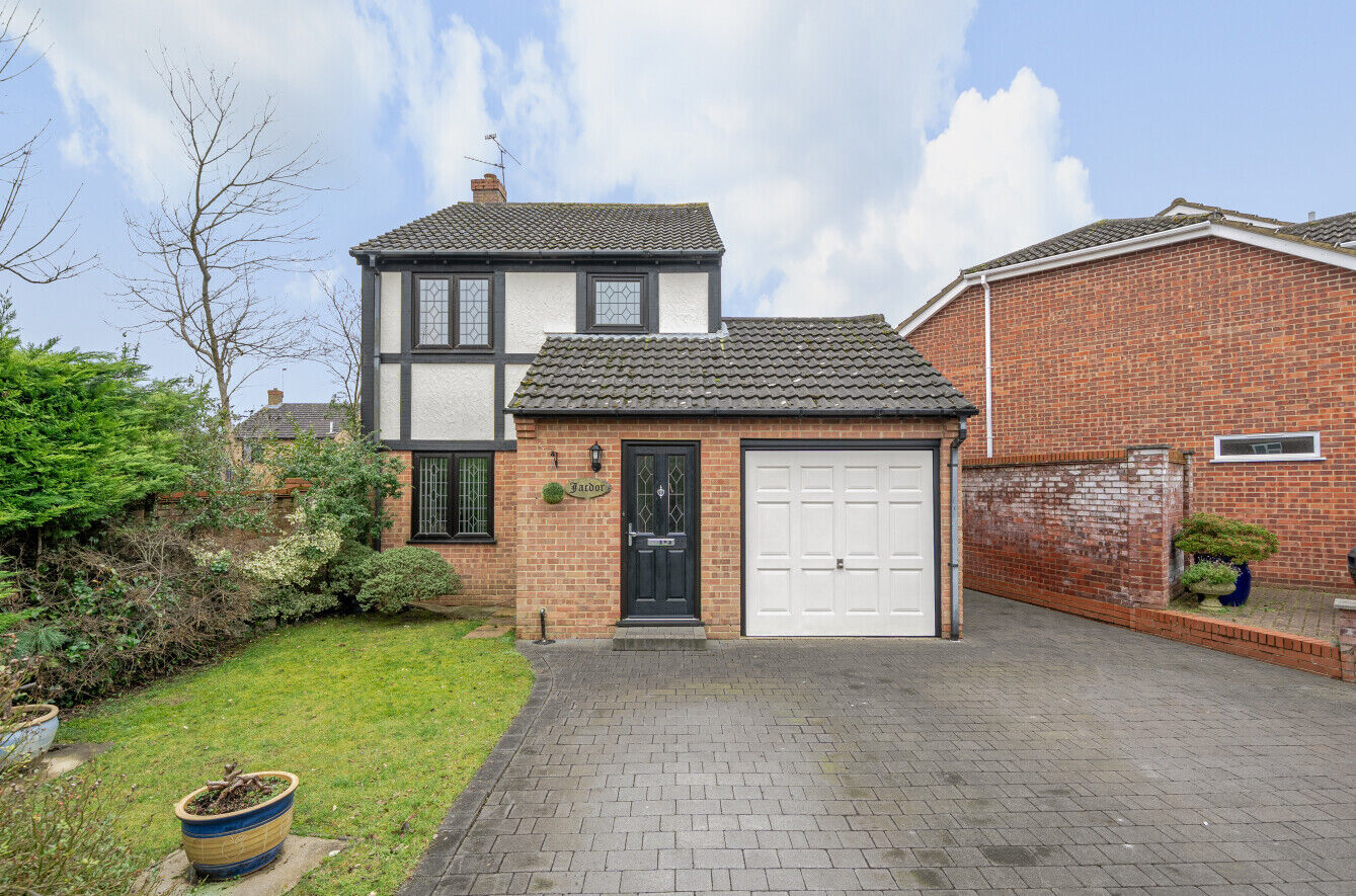 3 bedroom detached house for sale Alder Close, Bishop's Stortford, CM23, main image