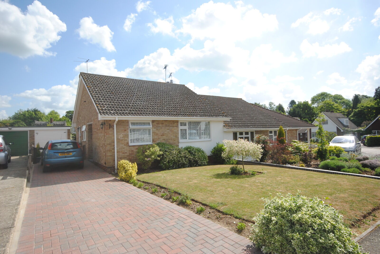 2 bedroom semi detached bungalow for sale Barryfields, Shalford, CM7, main image