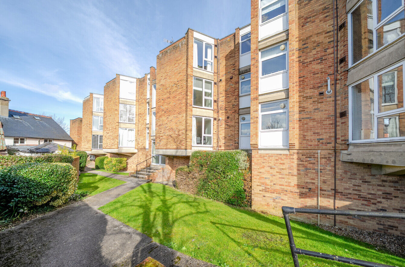 2 bedroom  flat for sale High Street, Saffron Walden, CB10, main image