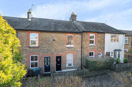 3 bedroom mid terraced house for sale