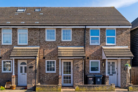 2 bedroom mid terraced house for sale