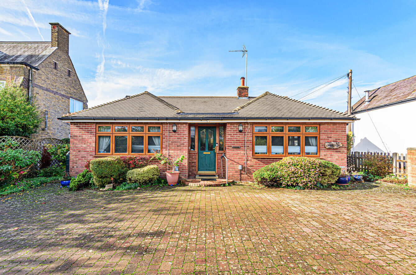 2 bedroom detached bungalow for sale London Road, Sawbridgeworth, CM21, main image