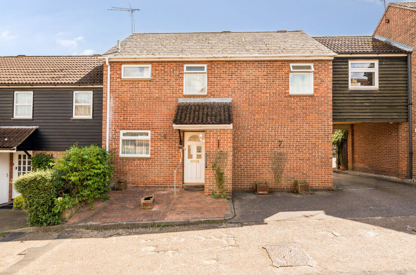 3 bedroom  house for sale Randall Close, Dunmow, CM6, main image