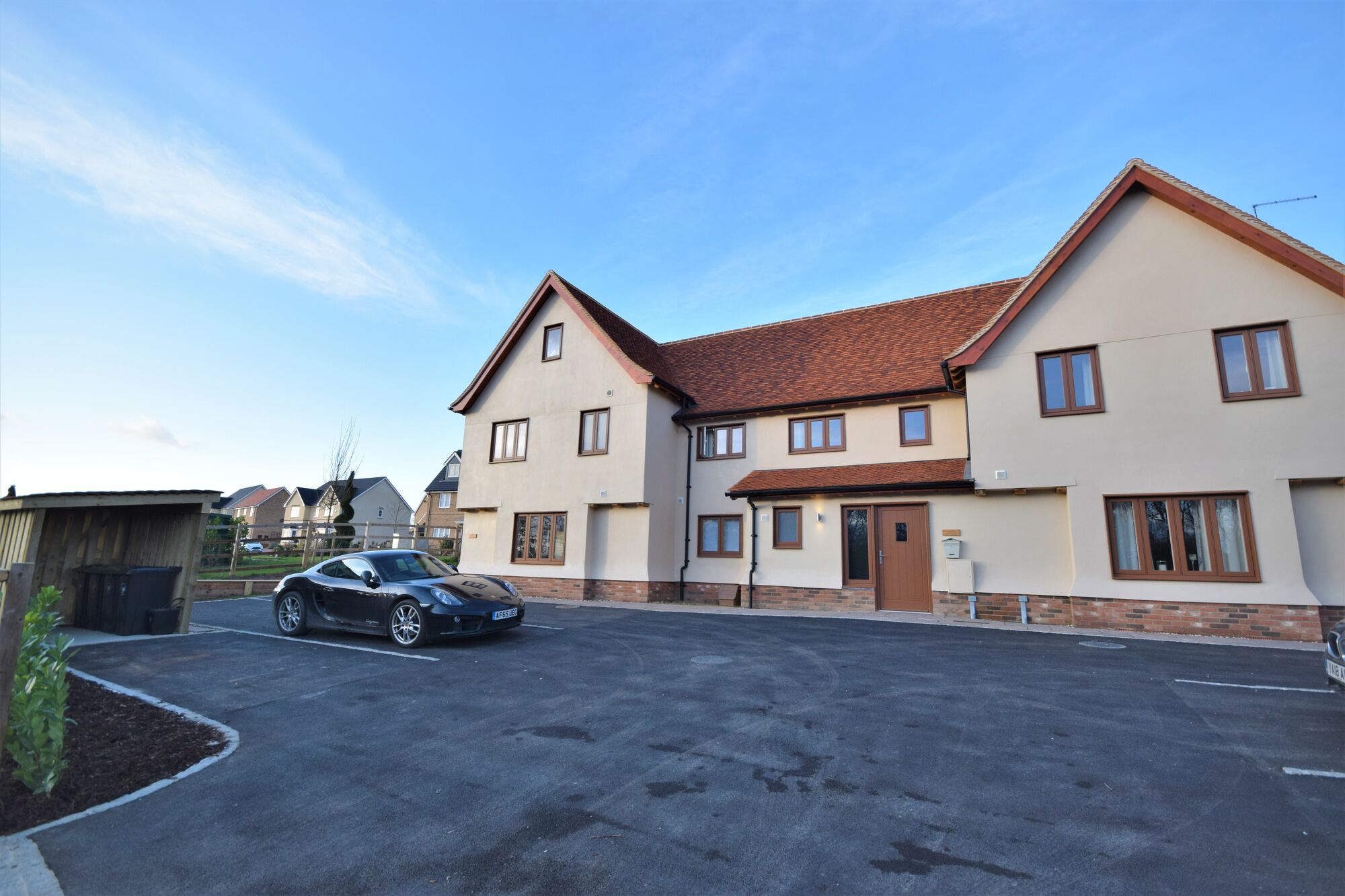 5 bedroom  house to rent, Available unfurnished Dutch House, Newport, CB11, main image