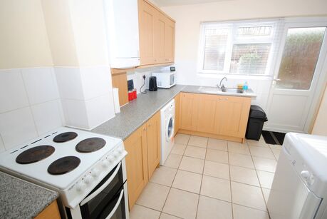 2 bedroom semi detached house to rent, Available unfurnished from 05/08/2024